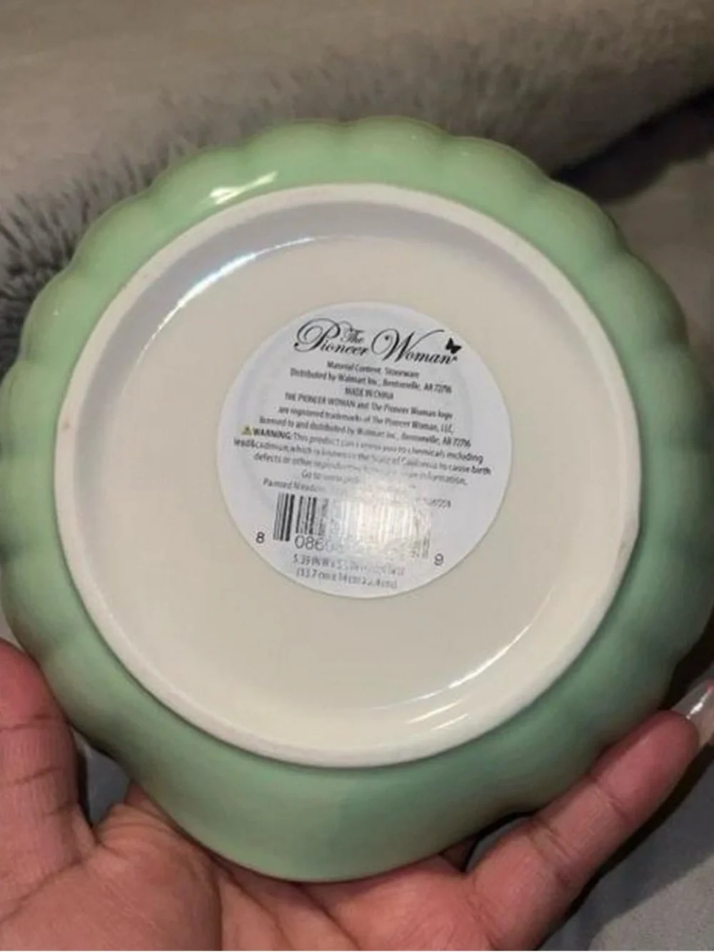 The Pioneer Woman scalloped ceramic